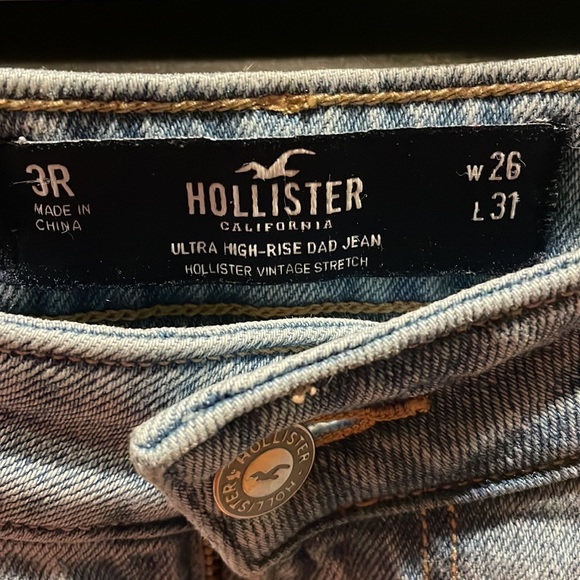 Hollister, size 3 regular ultra high rise dad Jean - Picture 2 of 6